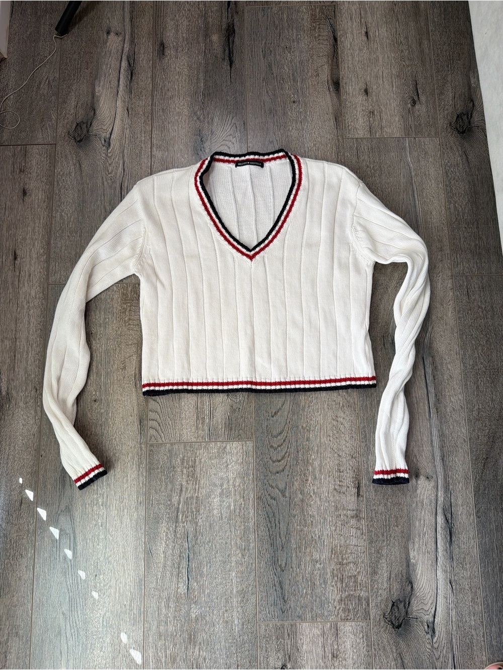 Brandy Melville White Cropped V-Neck Sweater with Red & Black Trim